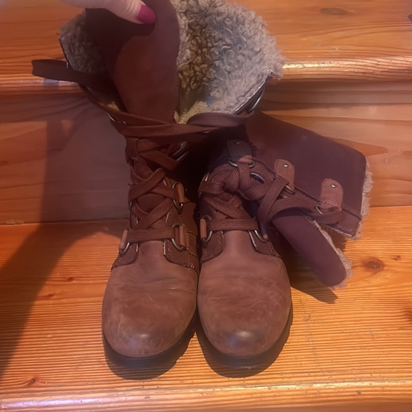 Sorel Winter Boots - Picture 3 of 3